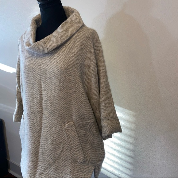 J. Crew Wool Blend Herringbone Cowl Neck Poncho Women Sz MediumOVERSIZED - Picture 3 of 10